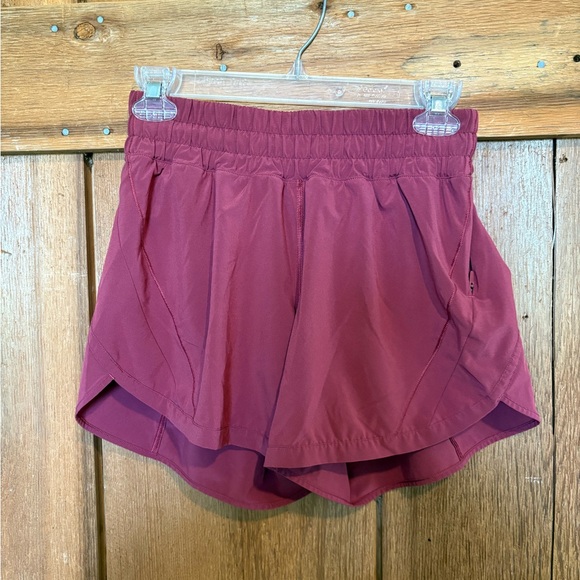 Lululemon Athletic Tracker Shorts Lightweight Performance - Picture 2 of 2